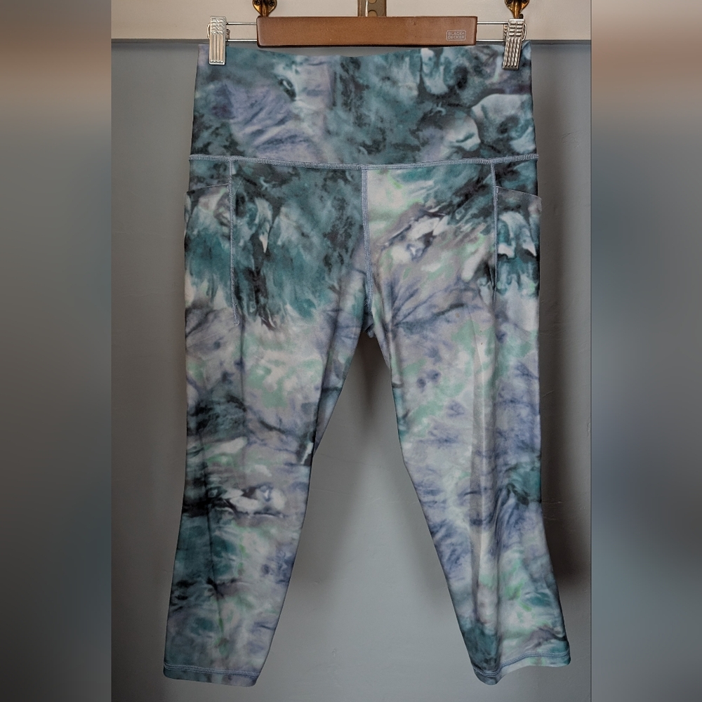 🧶 Athleta Marble Tie Dye Print Cropped Leggings